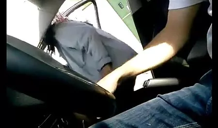 او تحت فشار قرار دادند لوکس چهره زیبا خود را از کفش های او ، پاها کانال تلگرام پورن به نظر می رسد اردک