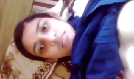او خود را به عنوان یک لینک کانال فیلم پورن تلگرام مدیر معرفی کرد و از کارکنان جدید النا کورلئونه بهره مند شد