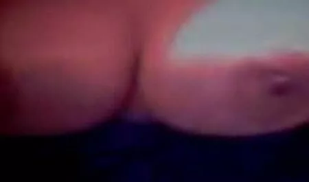 زن جوان فرار به صرف یک شب خسته کانال فیلمهای پورن در تلگرام کننده با بازنشستگان.